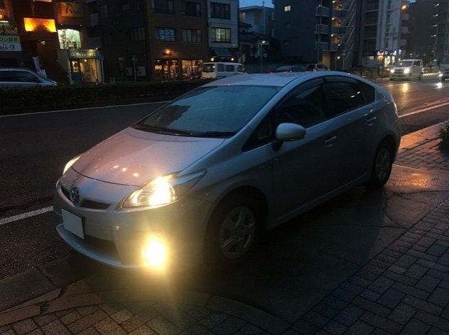 TOYOTA プリウス　S