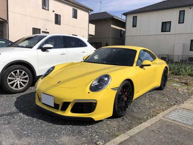 PORSCHE 911 Carrera GTS