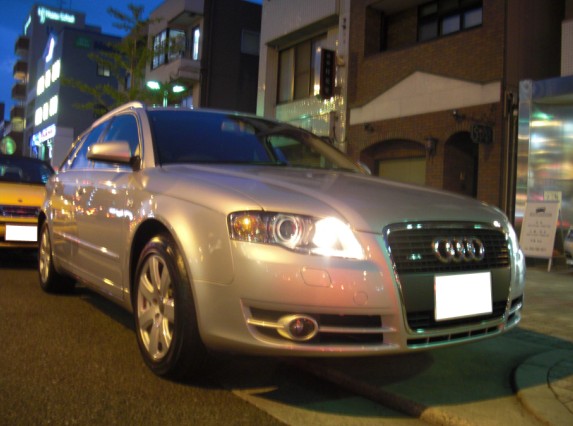 Ａｕｄｉ Ａ４ Ａｖａｎｔ 2,0TFSI quattro