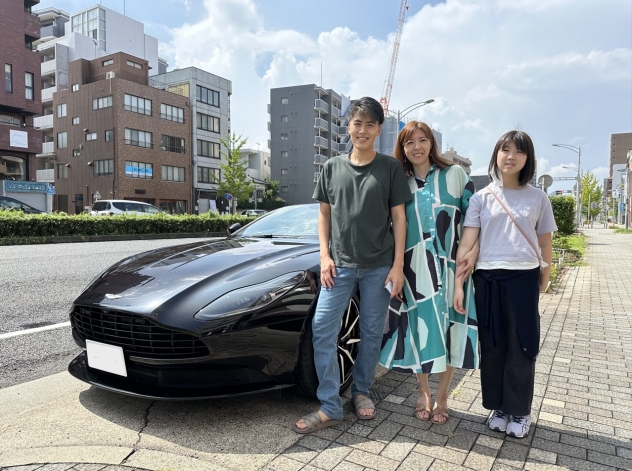 Aston Martin DB11 V8 Coupe