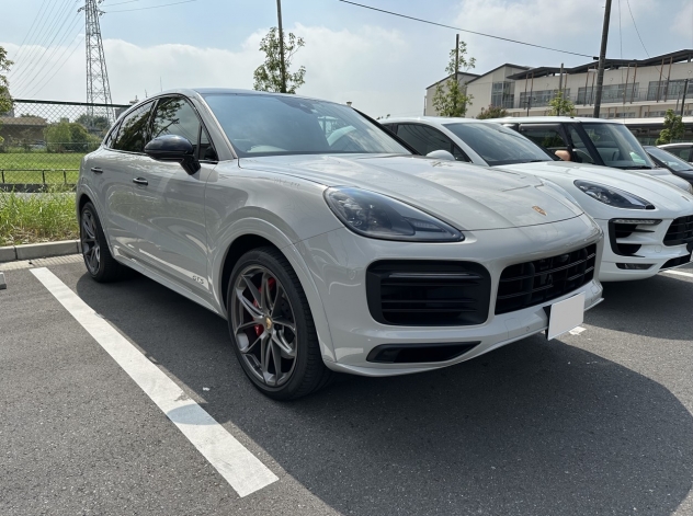 PORSCHE Cayenne Coupe　GTS