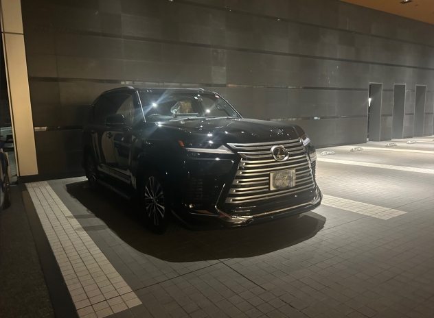 LEXUS LX600