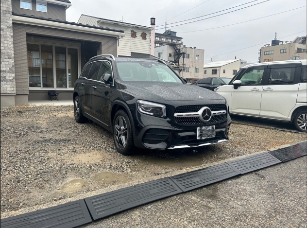 Mercedes-Benz GLB 200d　AMGﾗｲﾝ＆AMGﾚｻﾞｰｴｸｽｸﾙｰｼﾌﾞ・ｱﾄﾞﾊﾞﾝｽﾄﾞPK