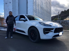 PORSCHE Macan GTS